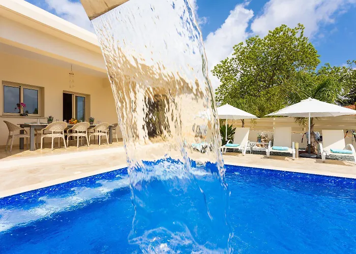 Elite Villa Dhrousha